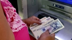 Jubilados cubanos con muchas dificultades para cobrar su pensión Jubilados cubanos con muchas dificultades para cobrar su pensión