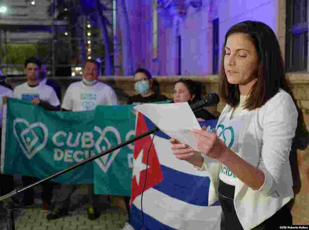 lRosa María Payá, de Cuba Decide en el acto del Downtown el día de los DDHH