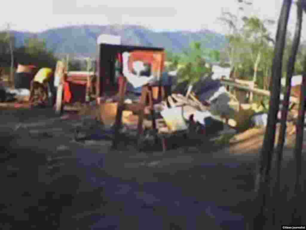 Demolición de casas Santiago de Cuba Foto cortesía Marcos Díaz y Ermis Carbonel  para Reporta Cuba