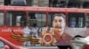 Archivo - Un autobús con el retrato de Stalin en San Petersburgo.
