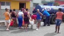 Cubanos opinan sobre el desabastecimiento de agua potable Cubanos opinan sobre el desabastecimiento de agua potable