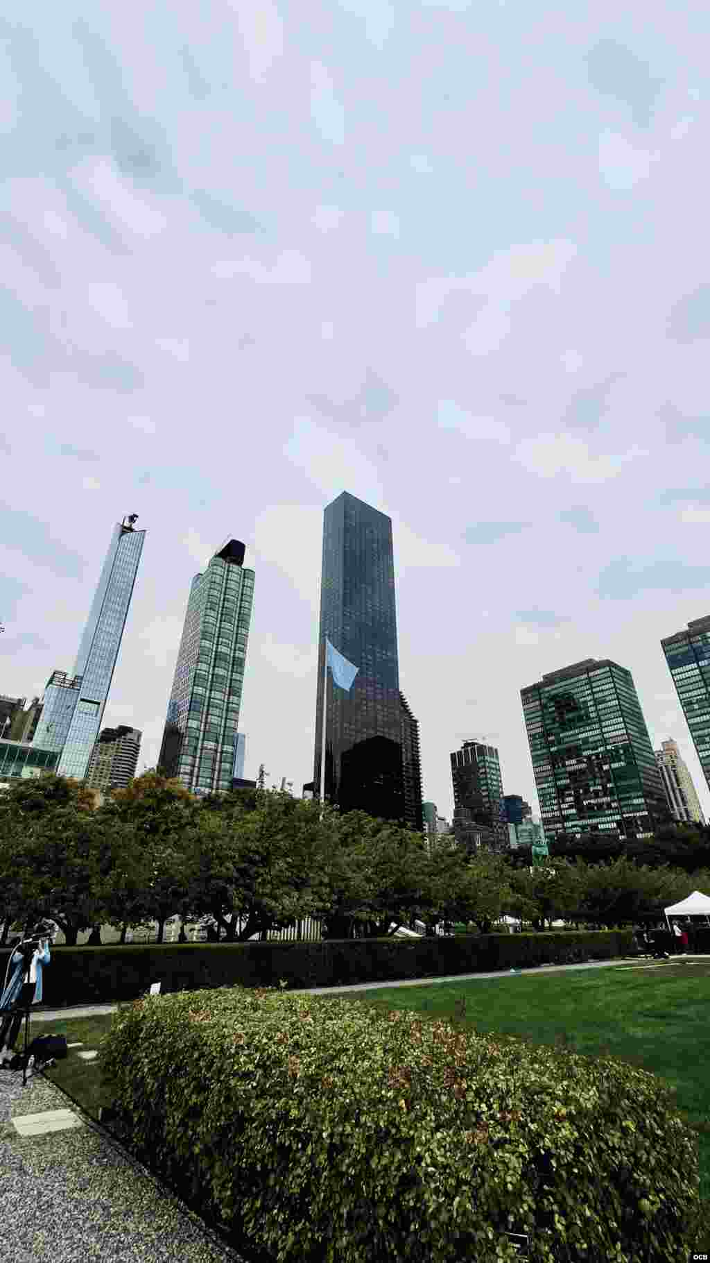 La bandera de las Naciones Unidas ondea en Nueva York.
