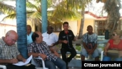 Ciudadanos cubanos que viven en Ecuador y buscan visado humanitario para ir a Estados Unidos, comunicaron hoy, lunes 27 de junio de 2016, que acudirán a la Organización de las Naciones Unidas para buscar apoyo y lograr su objetivo en Quito (Ecuador).