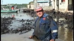 Derrame de petróleo en aguas de Cienfuegos afecta a pescadores y vecinos Derrame de petróleo en aguas de Cienfuegos afecta a pescadores y vecinos