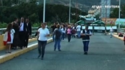 MIles de veneolanos cruzan la frontera para comprar alimentos y medicinas MIles de veneolanos cruzan la frontera para comprar alimentos y medicinas