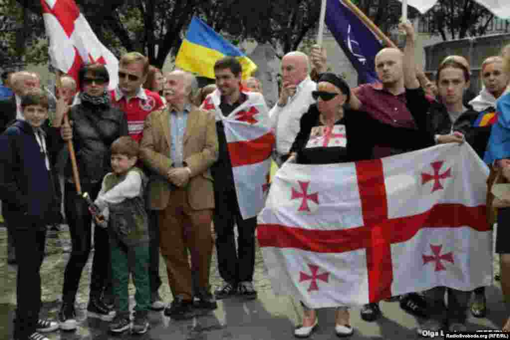 Georgianos en NY se manifiestan contra la presencia de Putin.