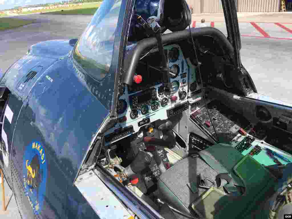 Cabina del Tango T-28, participante en Makasi.