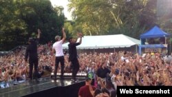 Archivo 2003 - El ex presidente checo Vaclav Havel(i), el princepe jordano Hassan bin Tallal(c) y el Dalai Lama (d).