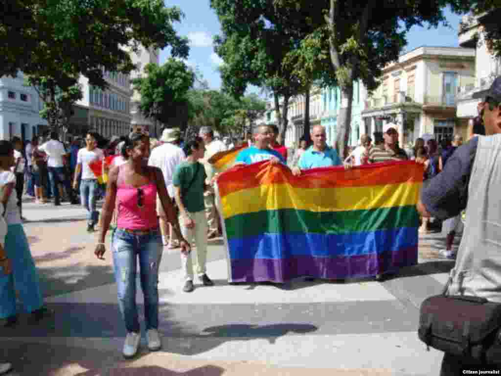 LGTB celebra Día del Orgullo Gay 