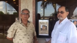 Ismael Hernández y Marino Bengochea recogen firmas en Miami para enjuiciar a Raúl Castro. Ismael Hernández y Marino Bengochea recogen firmas en Miami para enjuiciar a Raúl Castro.