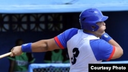 Alexander Guerra, firma ya con los Cachorros.