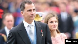 Los reyes Felipe VI y Leticia. REUTERS/Miguel Vidal