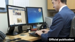 Funcionario de la Embajada de Estados Unidos en Cuba.