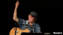 Silvio Rodríguez en el Carnegie Hall de Nueva York el 4 de junio de 2010. REUTERS/Jessica Rinaldi