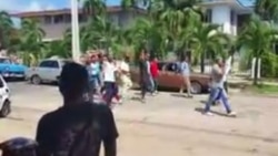 Encausan a dos opositores que protestaron frente a la Fiscalía Encausan a dos opositores que protestaron frente a la Fiscalía