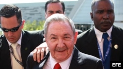 "Hoy el movimiento estudiantil se resiste a ser gobernados desde la isla de Cuba por los hermanos Castro", declaran los estudiantes.