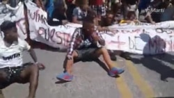 Cubanos bloquean punto fronterizo entre Panamá y Costa rica Cubanos bloquean punto fronterizo entre Panamá y Costa rica