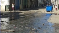 Vecinos de Mantilla entre aguas albañales en momentos de extremar la higiene Vecinos de Mantilla entre aguas albañales en momentos de extremar la higiene