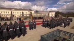 Obama respalda a Merkel: "Está en el lado correcto de la historia" Obama respalda a Merkel: "Está en el lado correcto de la historia"