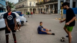 Info Martí | Los jóvenes prefieren escapar de Cuba Info Martí | Los jóvenes prefieren escapar de Cuba