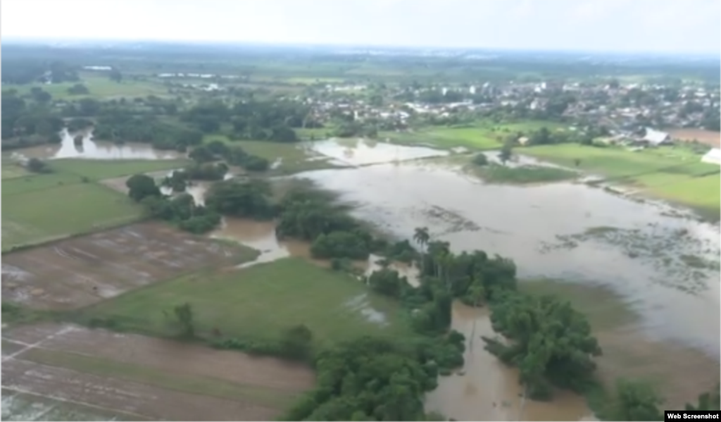 Imágenes de inundaciones en el río Cuyaguateje en  Pinar del Río  tras intensas lluvias / Captura de Pantalla de video TelePinar.