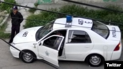 La policía política "no hace detenciones de largo plazo" sino arrestos arbitrarios, "para mantener el control y la intimidación sobre la prensa independiente".