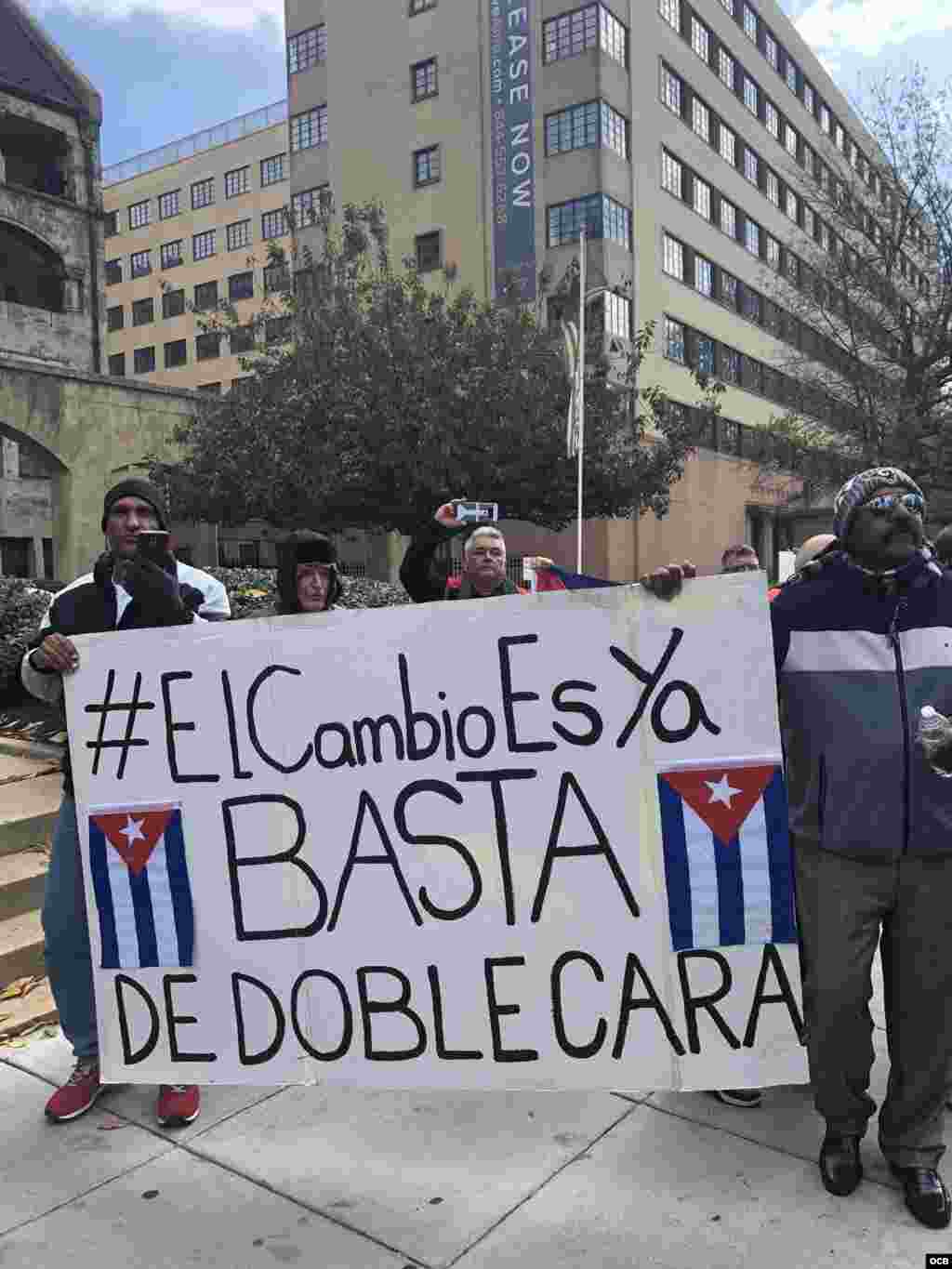 Exiliados cubanos se manifiestan en Washington para exigir la liberación de José Daniel Ferrer. (Foto: Michelle Sagué)