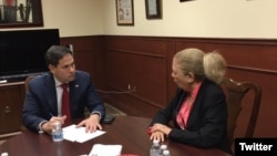 Martha Beatriz Roque durante la reunión con el senador Marco Rubio.