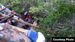 Ultimas imágenes de los balseros antes de partir de Manzanillo