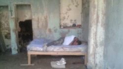 Una familia en riesgo de muerte por el deterioro de su vivienda Una familia en riesgo de muerte por el deterioro de su vivienda