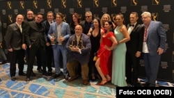 Los nominados y galardonados de Martí Noticias en la ceremonia de entrega de los Premios Emmy 2024, en Orlando, Florida.