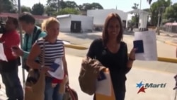 A un paso de la libertad primer grupo de cubanos provenientes de Costa Rica A un paso de la libertad primer grupo de cubanos provenientes de Costa Rica