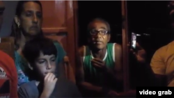 Cubanos a punto de cruzar a Panamá sorprendidos con cierre de frontera.