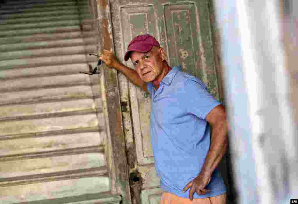 El autor de "El rey de La Habana" y "Animal tropical" defiende el respeto al derecho ajeno, a la opinión ajena, como la forma ideal de vivir en una sociedad.