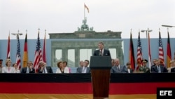 Archivo - Ronald Reagan el 12 de Junio de 1987 en su discurso donde pidió el derrumbe del Muro.
