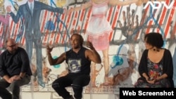 Yotuel Romero (centro), Coco Fusco y René Morales, en el panel de Espacio 23 sobre las protestas del 11J en Cuba.