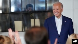 El presidente de Estados Unidos, Joe Biden, ante sus partidiarios en Northville, Michigan, el 12 de julio de 2024. (AP Photo/Jacquelyn Martin).