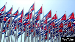 Raúl Castro y Evo Morales en la firma de un convenio marco para promover y desarrollar mecanismos y programas para la cooperación bilateral en diversas áreas de la economía, la salud, la educación y la cultura, en La Habana.