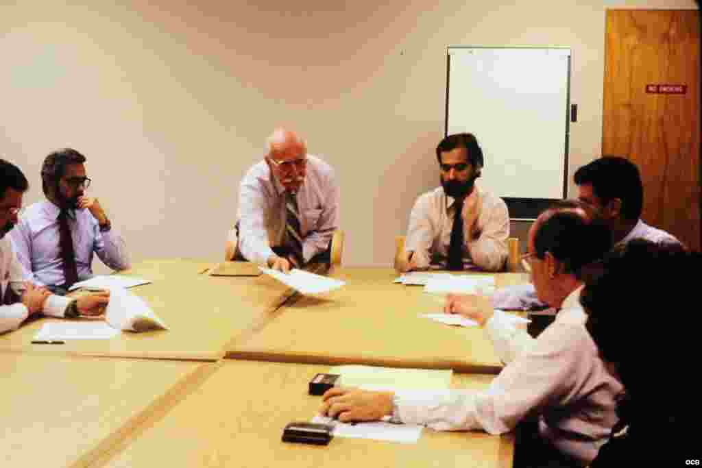 Junta editorial de Radio Martí en Washington D.C: Alex Rivero, Orlando Rodríguez, Humberto Medrano, Ramón Mestre, Antonio Guernica y Ernesto Betancourt.