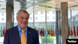 Michael Kozak, subsecretario de Estado de Estados Unidos.