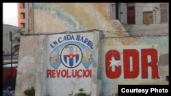 "La presidenta del CDR de un amigo se mantiene por la remesa familiar enviada desde el norte",