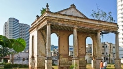 Escritos al Margen: Dulce María Loynaz Escritos al Margen: Dulce María Loynaz