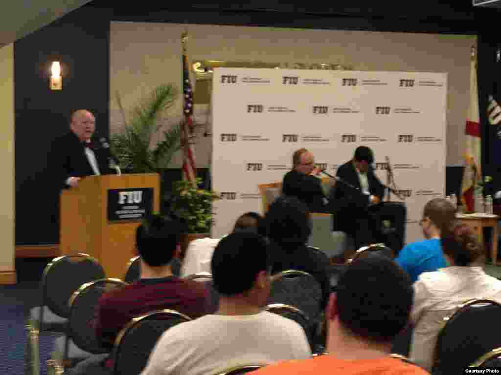 Presentación de la conferencia.