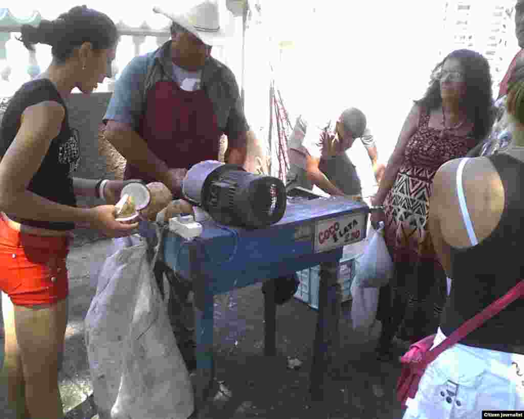 El reportero ciudadano de José R Borges recorre mercados privados  de venta a la población en Cabaiguán, Sancti Spíritus.