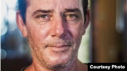 El periodista independiente, Lázaro Yuri Valle Roca. Foto cortesía de Claudio Fuentes.