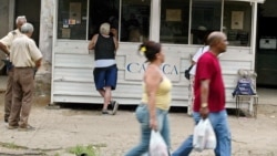 Autoridades cubanas justifican la ausencia de divisas en CADECAS Autoridades cubanas justifican la ausencia de divisas en CADECAS